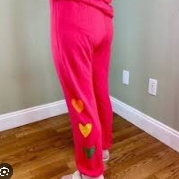 New Sundry Red Signature Heart Graphics Jogger Sweatpants NWT Size 0/XS - Picture 1 of 9